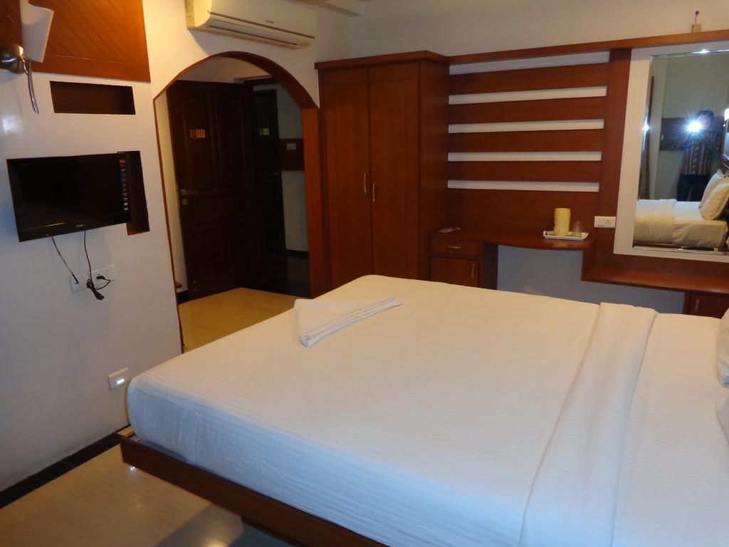 Hotel Sanu International Nāmakkal Habitación foto