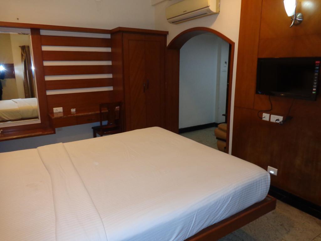 Hotel Sanu International Nāmakkal Exterior foto