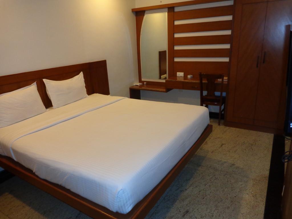 Hotel Sanu International Nāmakkal Exterior foto