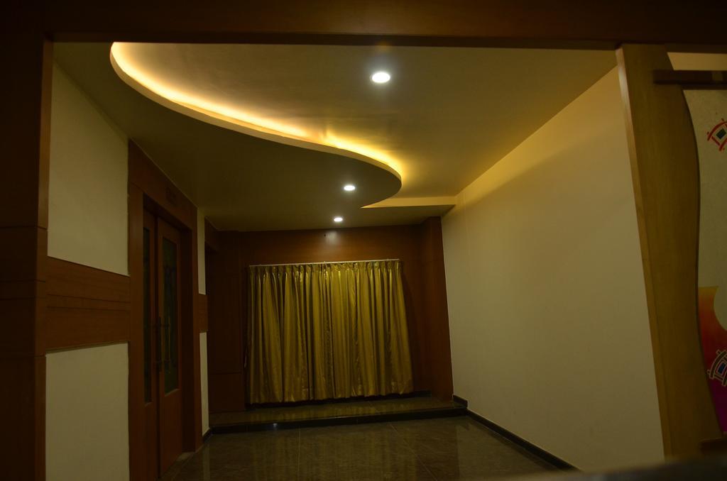 Hotel Sanu International Nāmakkal Exterior foto