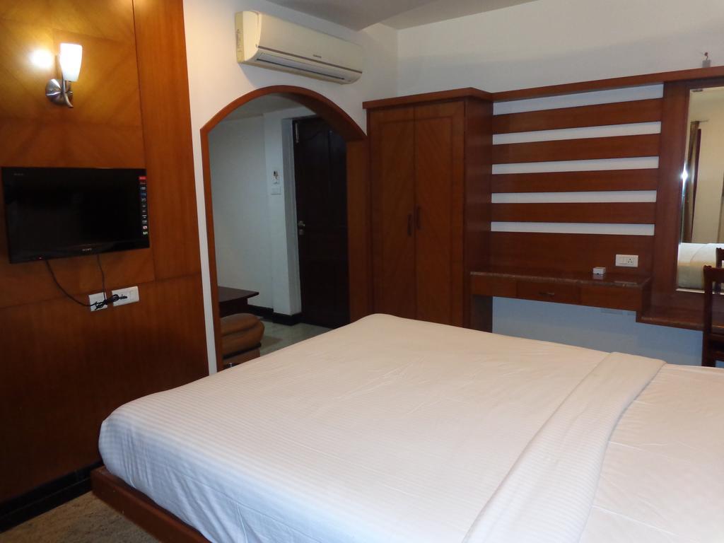Hotel Sanu International Nāmakkal Exterior foto