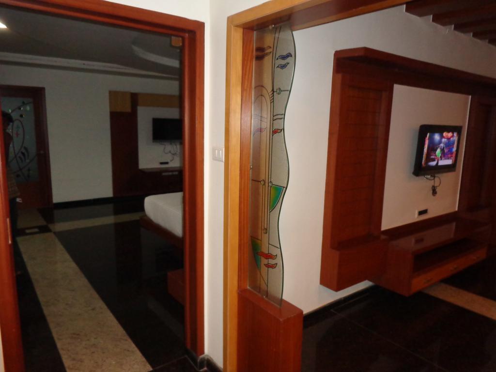 Hotel Sanu International Nāmakkal Exterior foto