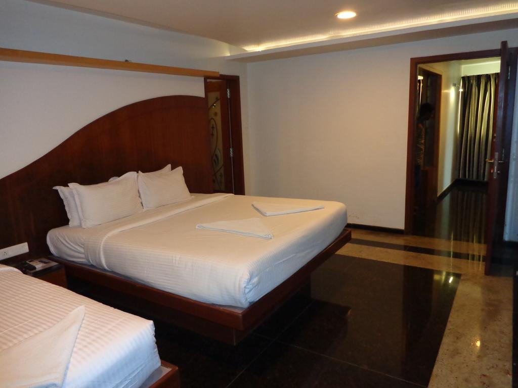 Hotel Sanu International Nāmakkal Exterior foto